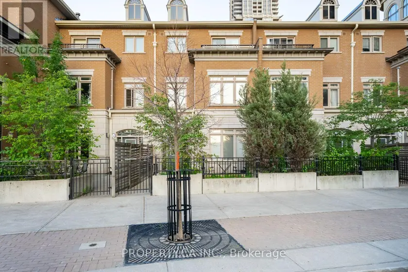 Townhouse at 112 - 383 PRINCE OF WALES DRIVE, Mississauga