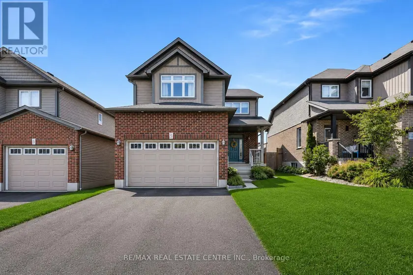 Detached at 35 ST. PAUL'S PLACE, Orangeville