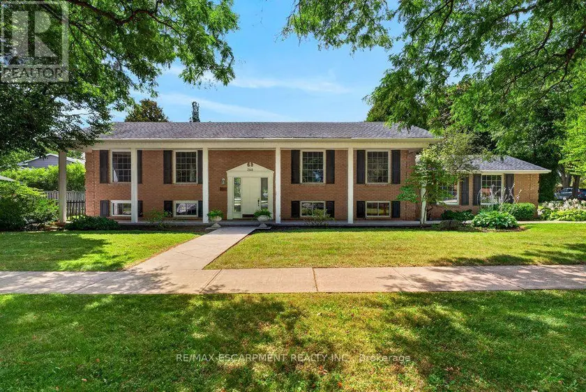 Detached at 2148 KERNS ROAD, Burlington