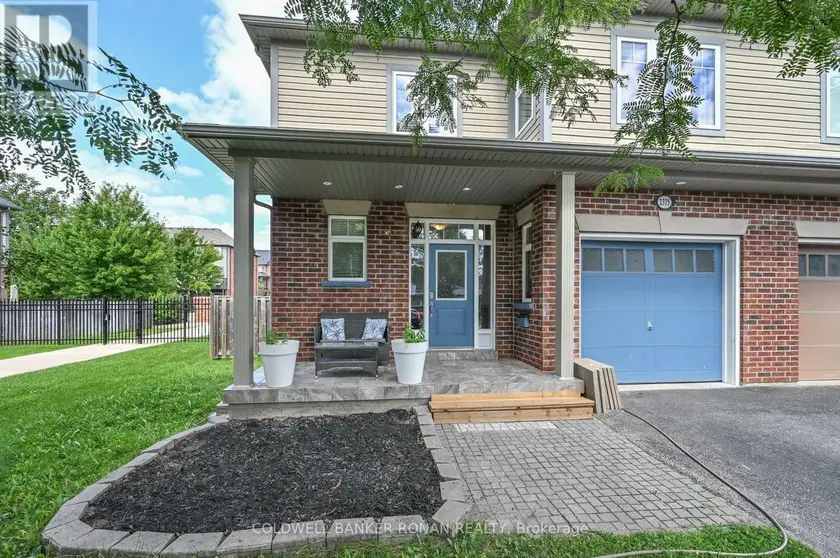 Detached at 2375 GLENWOOD SCHOOL DRIVE, Burlington