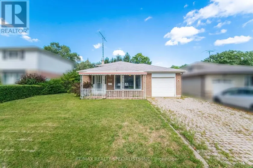 Detached at 3637 CHIPLOW ROAD, Mississauga
