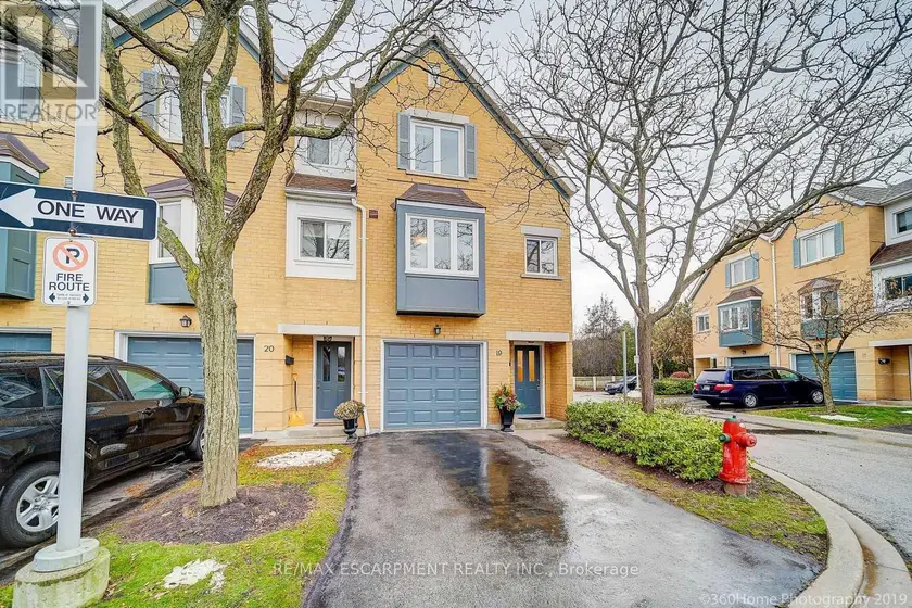 Townhouse at 19 - 2300 BRAYS LANE, Oakville