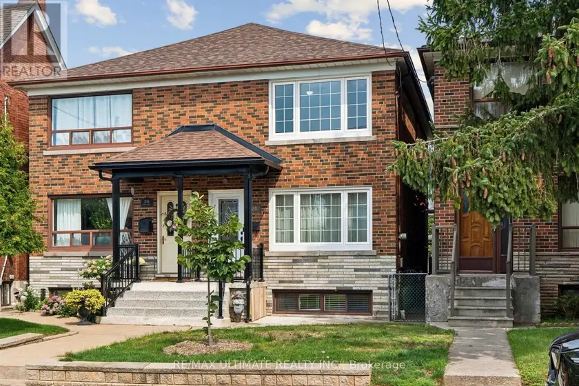 Semi-Detached/Link at 124 HOPE STREET, Toronto