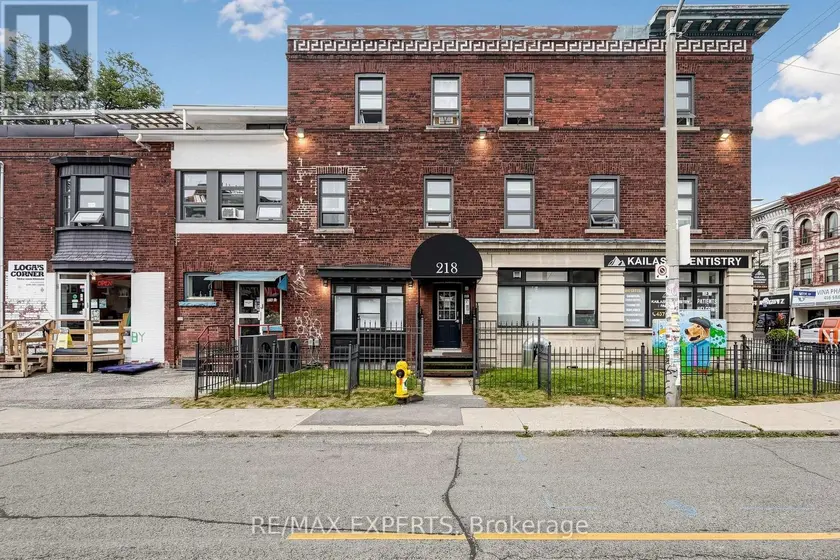 Multiplex at 204 - 218 CLOSE AVENUE, Toronto