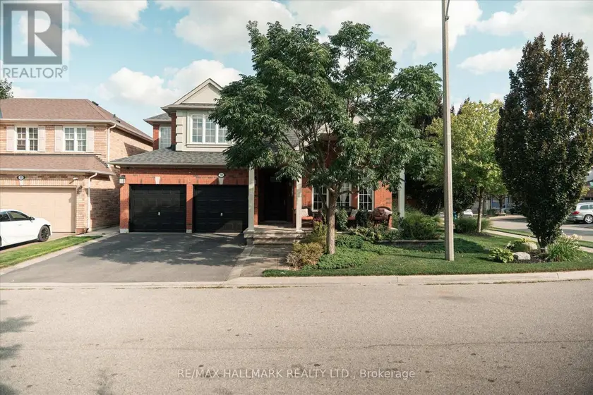 Detached at 32 REDCASTLE STREET, Brampton