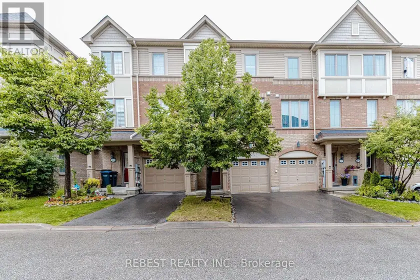 Townhouse at 15 CAILIFF STREET, Brampton