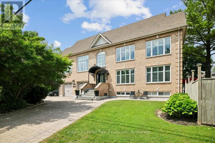 Detached at 2355 OLD CARRIAGE ROAD, Mississauga