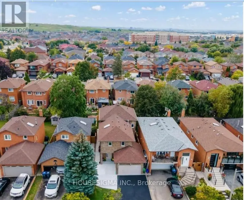 Detached at 1 - 659 ROSELAIRE TRAIL, Mississauga