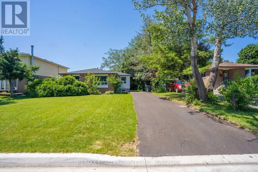 Detached at UPPER LEVEL - 23 FIDELIA CRESCENT, Brampton