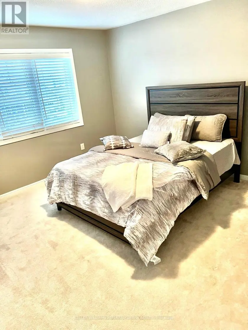 Detached at 1069 FARMSTEAD DRIVE, Milton