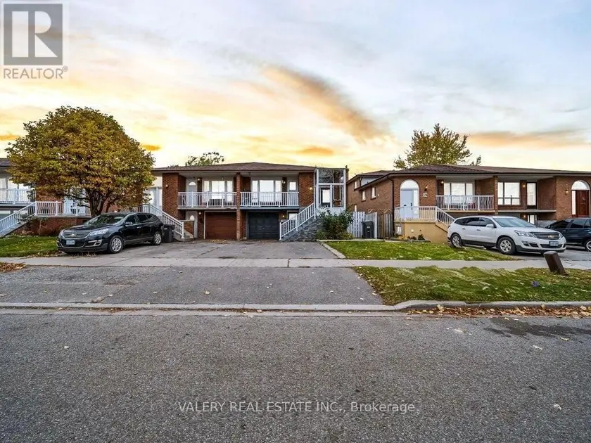 Semi-Detached/Link at 72 DANTEK COURT, Brampton