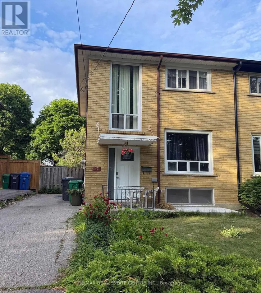 Semi-Detached/Link at 1367 FREEPORT DRIVE, Mississauga