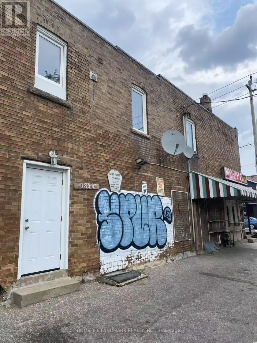 Detached at SECOND FLOOR - 1890 DUFFERIN STREET, Toronto