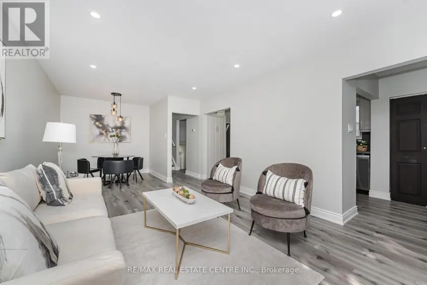 Semi-Detached/Link at 34 WINDERMERE COURT, Brampton