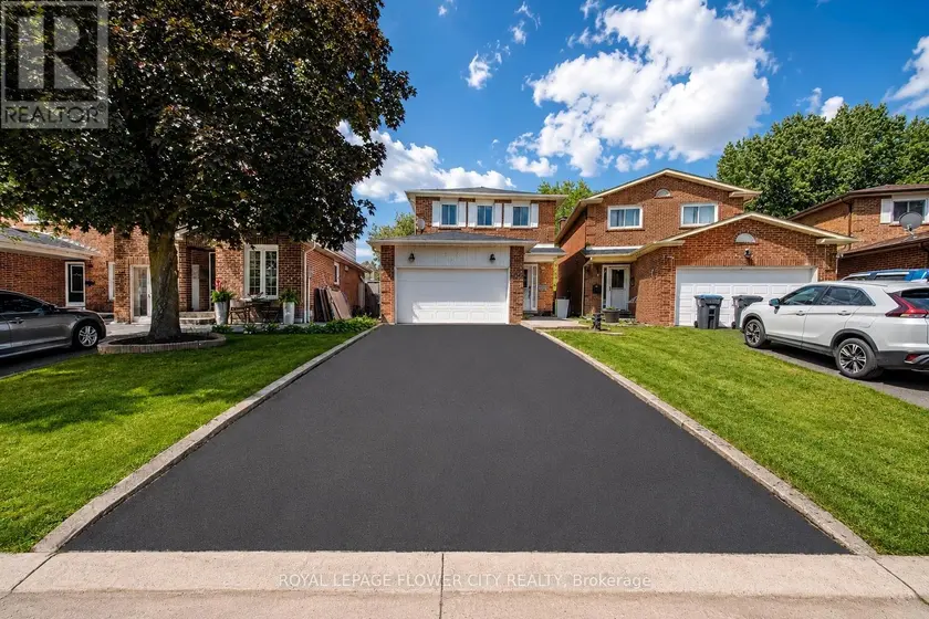 Detached at 6 CRENSHAW COURT, Brampton