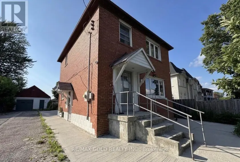 Detached at 15 SCARBORO STREET, Mississauga
