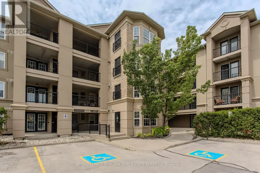 Apartment at 101 - 2035 APPLEBY LINE, Burlington