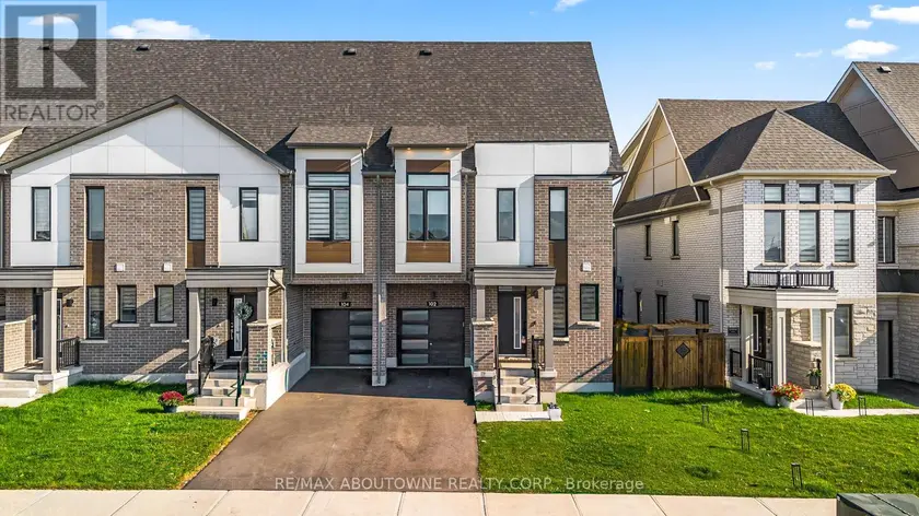 Townhouse at 102 SETTLERS ROAD E, Oakville