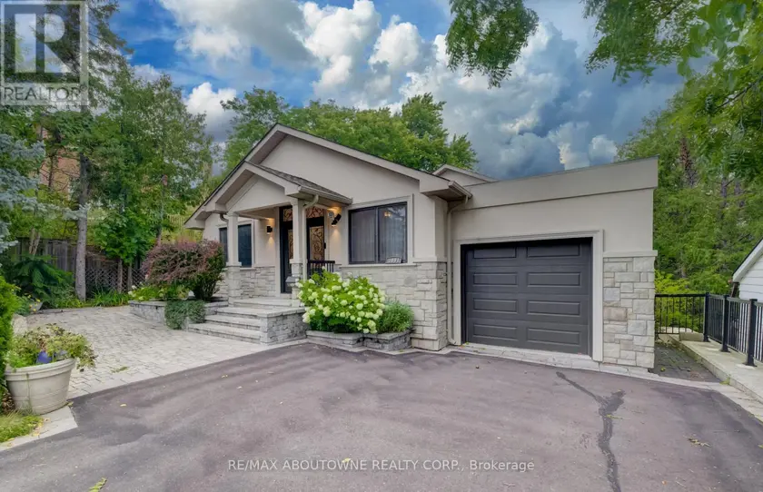 Detached at 3091 PARKERHILL ROAD, Mississauga