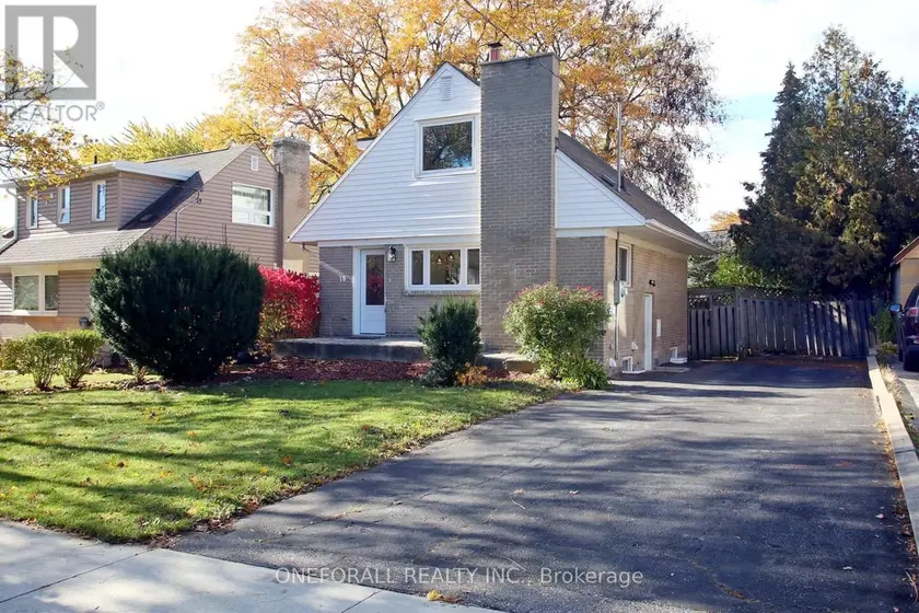 Detached at MAIN FLOOR & 2ND FLOOR - 10 ESMOND CRESCENT, Toronto