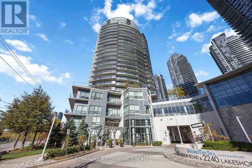 Townhouse at 102 - 15 LEGION ROAD, Toronto