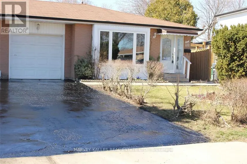 Semi-Detached/Link at 102 GOLDCREST ROAD, Brampton