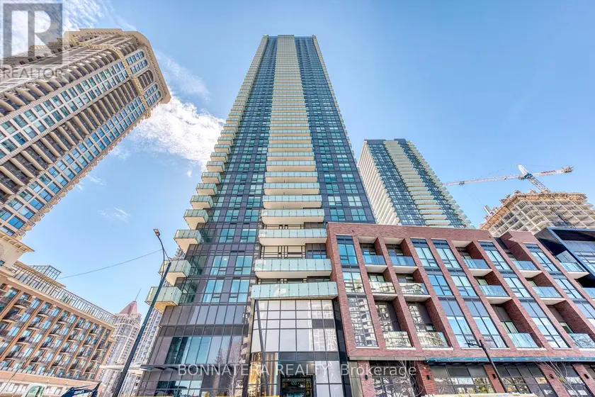 Apartment at 3008 - 430 SQUARE ONE DRIVE W, Mississauga