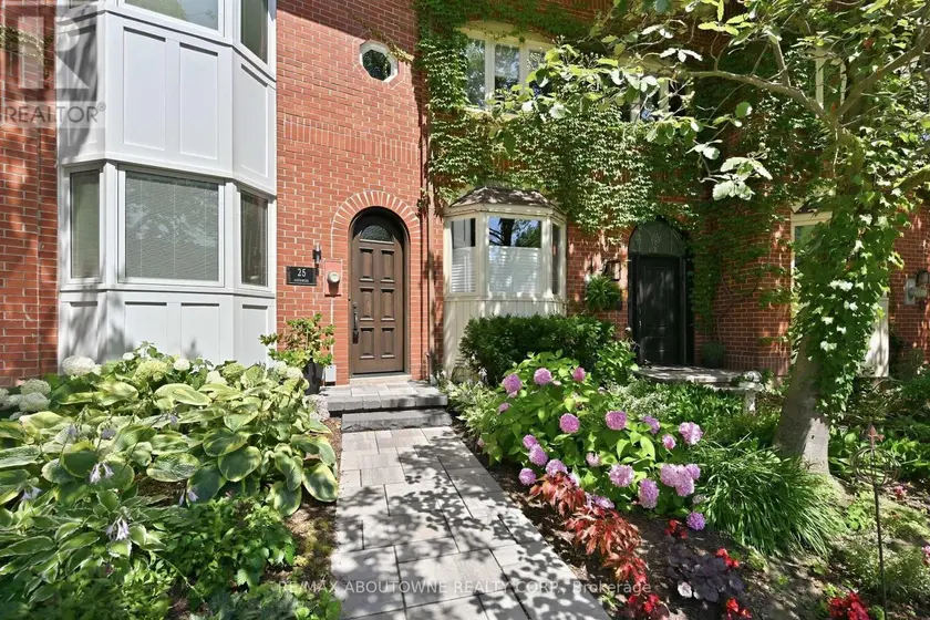 Townhouse at 25 SOUTHWIND TERRACE, Oakville