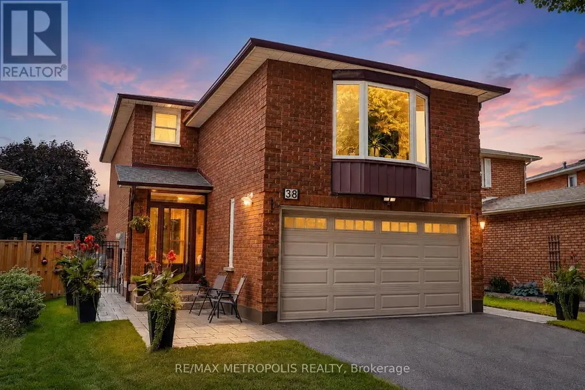 Detached at 38 LANGHOLM COURT, Brampton