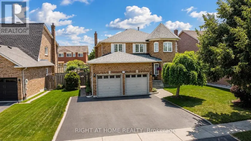 Detached at 17 EATON STREET, Halton Hills