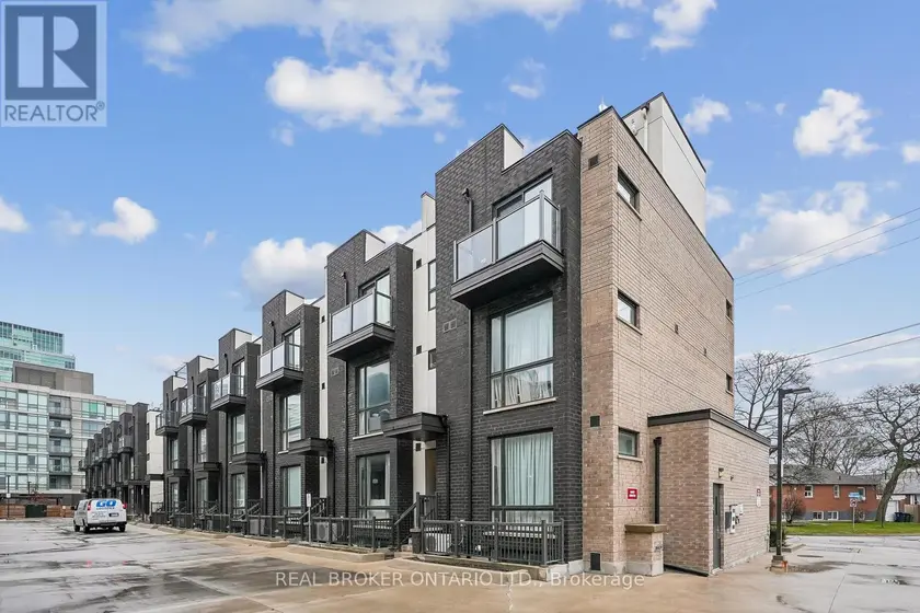 Townhouse at 46 - 26 FIELDWAY ROAD, Toronto