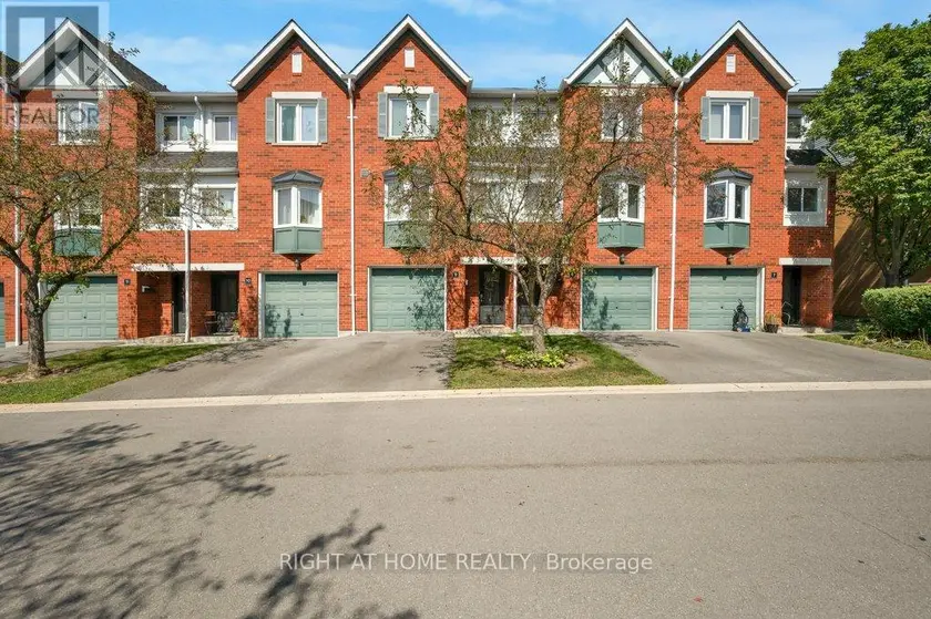 Townhouse at 9 - 2300 BRAYS LANE, Oakville