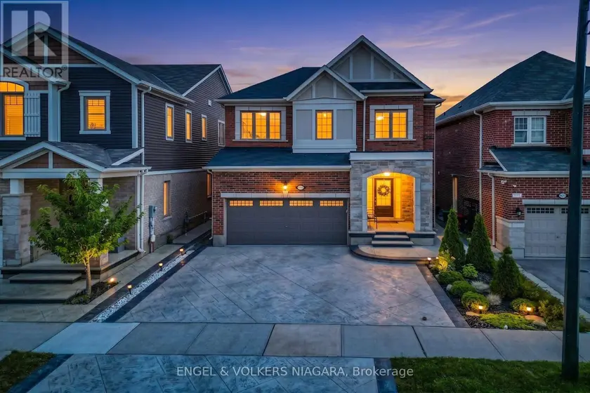 Detached at 1221 ROSE WAY S
