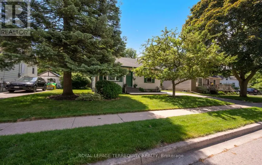 Detached at 33 ROGERS ROAD, Brampton