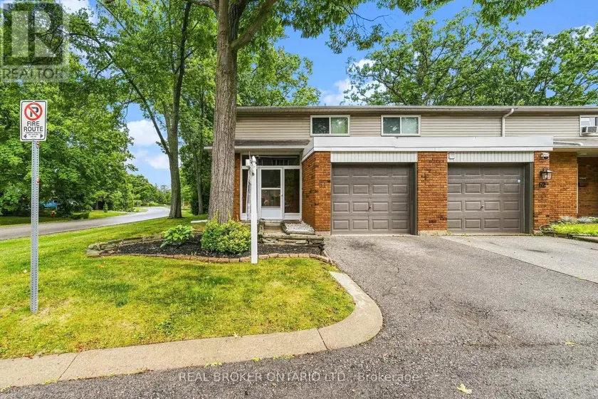 Townhouse at 61 - 1270 GAINSBOROUGH DRIVE, Oakville