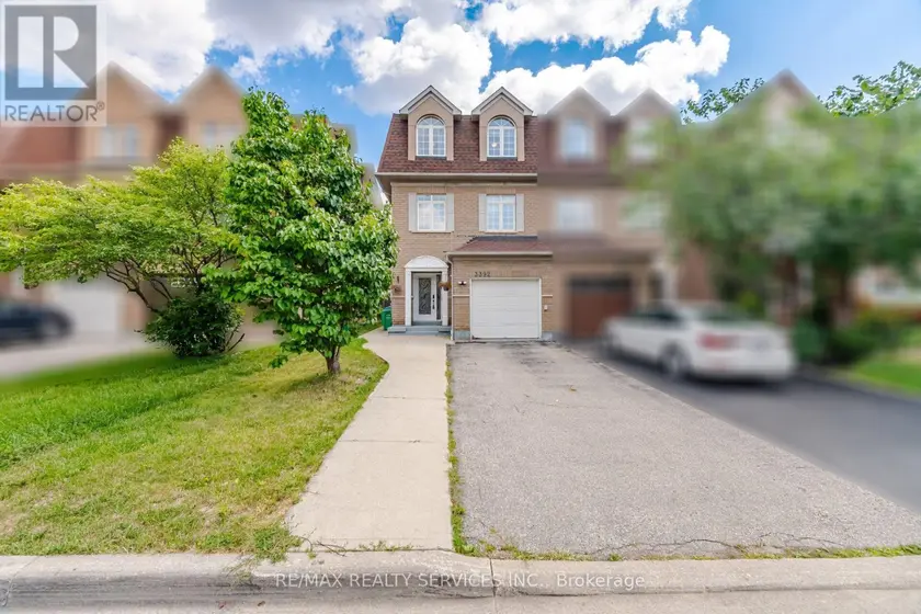 Semi-Detached/Link at 3392 SOUTHWICK STREET, Mississauga