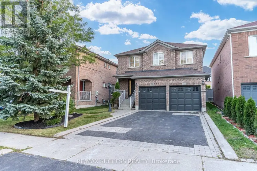 Detached at 54 FERNCROFT PLACE, Brampton