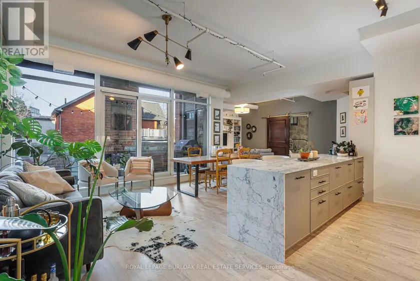 Apartment at 208 - 152 ANNETTE STREET, Toronto