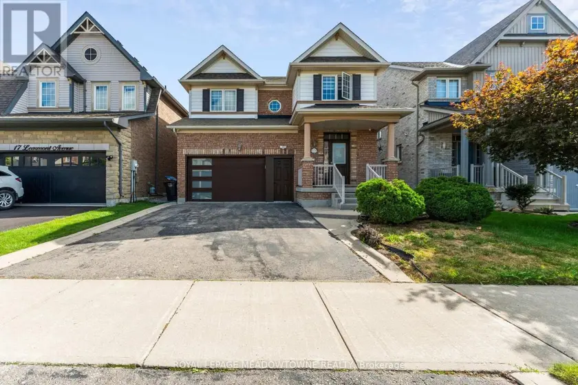 Detached at 15 LEARMONT AVENUE, Caledon