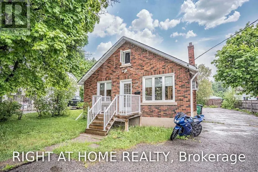 Detached at 271 QUEEN STREET, Brampton