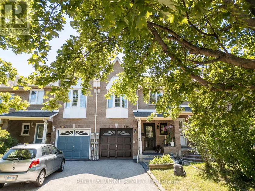 Townhouse at 604 LUMBERTON CRESCENT, Mississauga