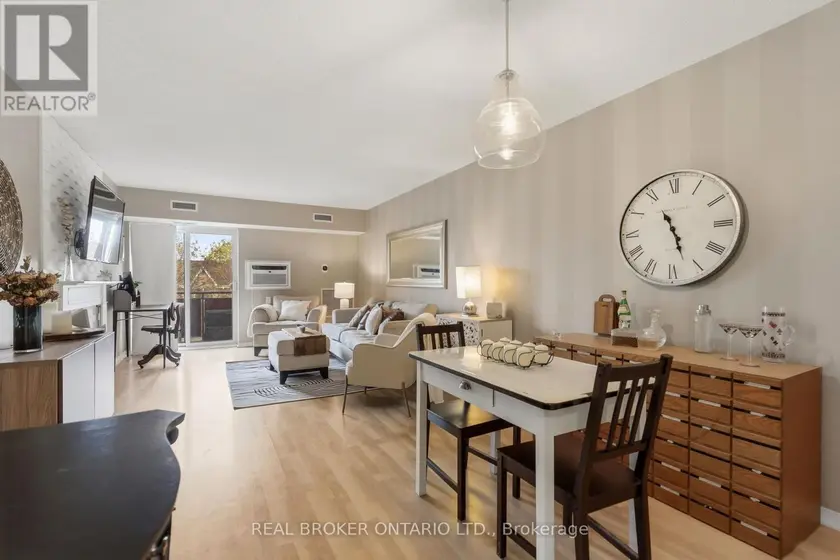 Apartment at 302C - 211 FORUM DRIVE, Mississauga