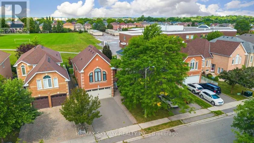 Detached at 25 WOODCREEK DRIVE, Brampton