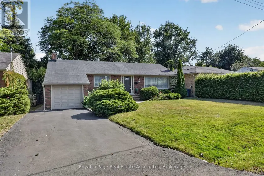 Detached at 7 GREENING CRESCENT, Toronto