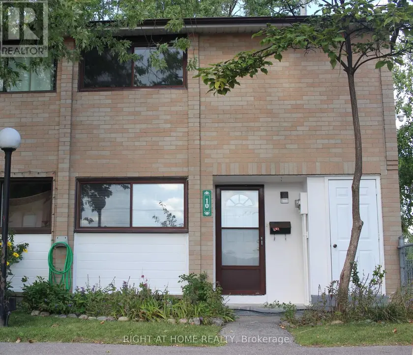 Townhouse at 10 - 10 FLEETWOOD CRESCENT, Brampton