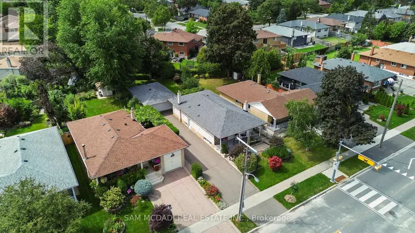 Detached at 248 WELLESWORTH DRIVE, Toronto