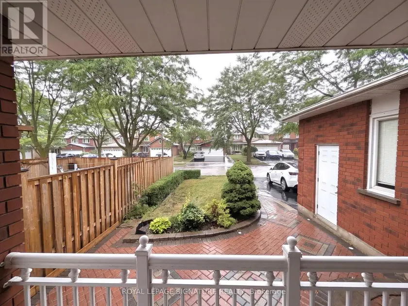 Detached at 44 BANKVIEW CIRCLE, Toronto
