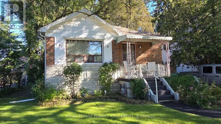 Detached at LOWER - 8 MEAFORD AVENUE, Toronto