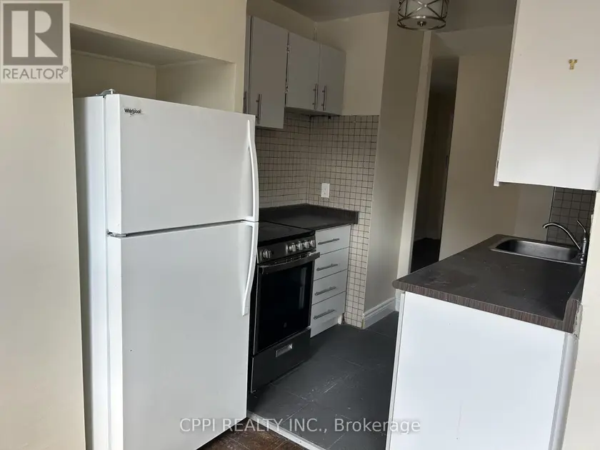 Apartment at 202 - 3 HILL HEIGHTS ROAD, Toronto