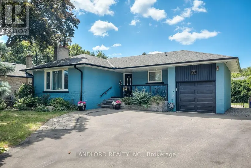 Detached at MAIN - 257 WALES CRESCENT, Oakville
